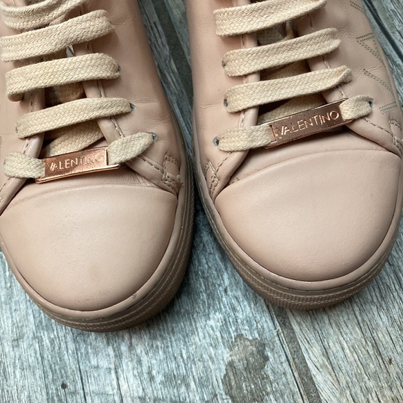 Dalia Leather Platform Sneaker
VALENTINO BY MARIO VALENTINO Rose 6 - Picture 5 of 7